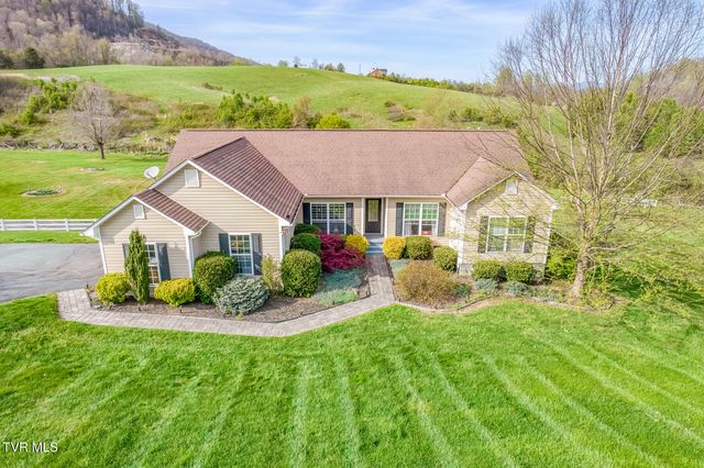 130 Garland Road, Unicoi, TN 37692