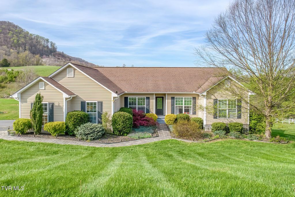 130 Garland Road, Unicoi, TN 37692