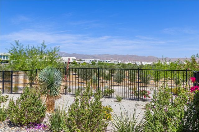 484 Fountain, Palm Springs, CA 92262