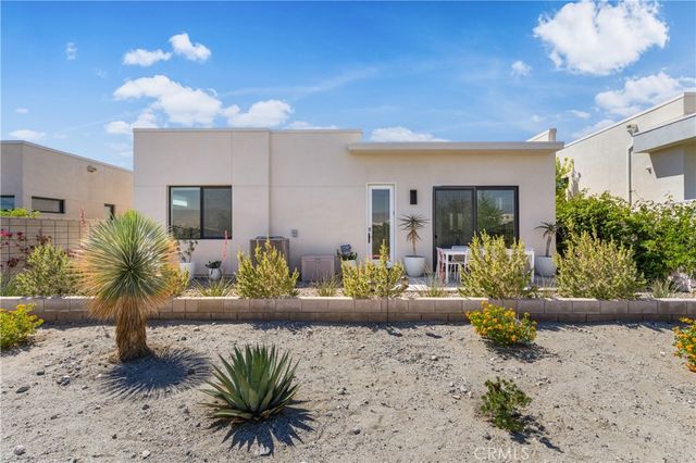 484 Fountain, Palm Springs, CA 92262