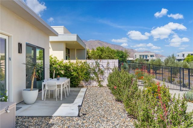 484 Fountain, Palm Springs, CA 92262