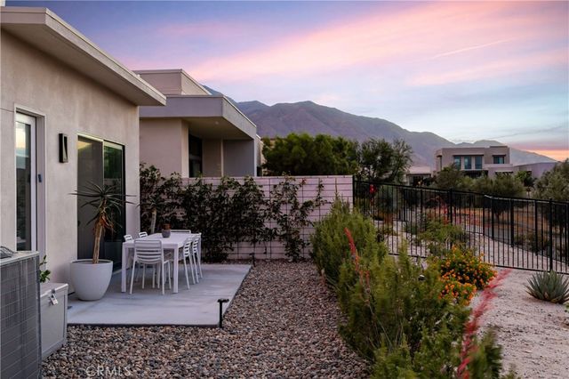 484 Fountain, Palm Springs, CA 92262