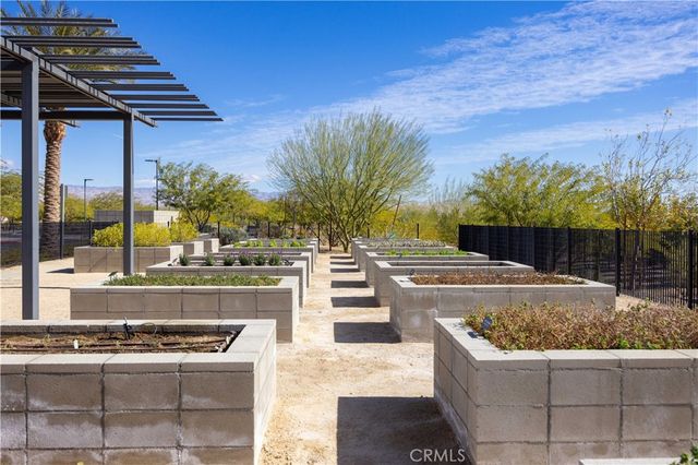 484 Fountain, Palm Springs, CA 92262