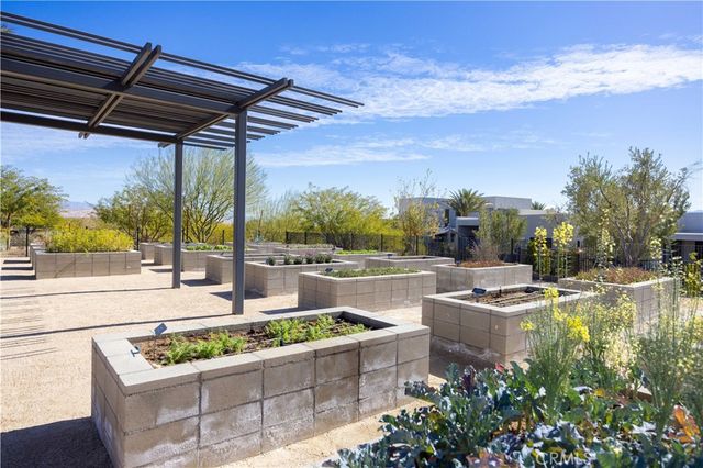484 Fountain, Palm Springs, CA 92262