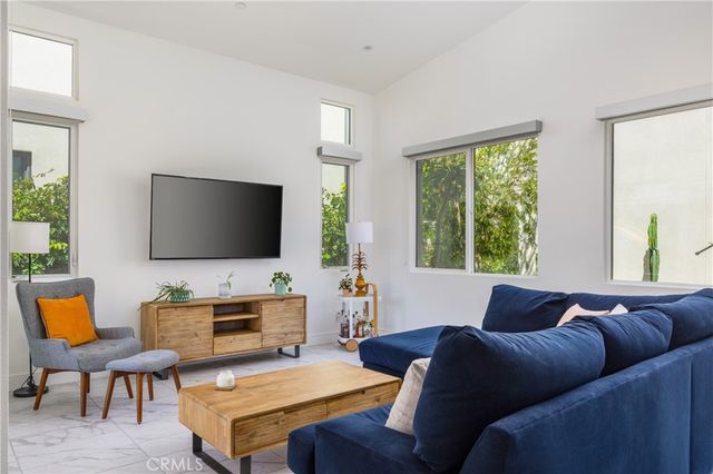 484 Fountain, Palm Springs, CA 92262