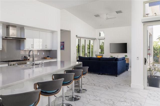 484 Fountain, Palm Springs, CA 92262