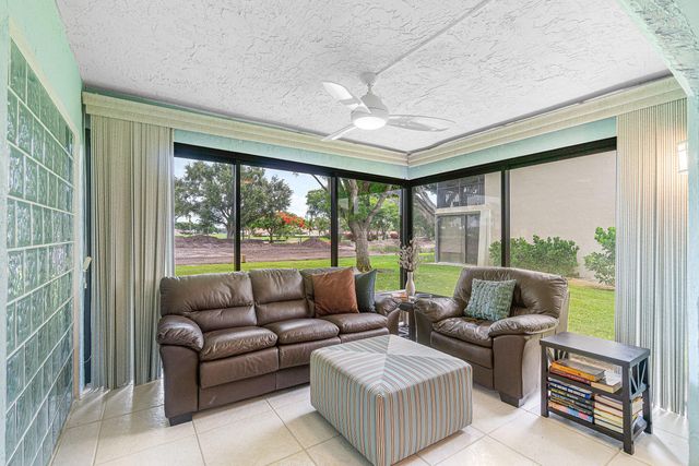 27 Stratford Lane W D, Boynton Beach, FL 33436