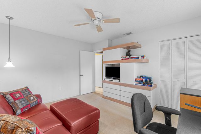 27 Stratford Lane W D, Boynton Beach, FL 33436