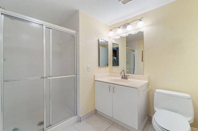 27 Stratford Lane W D, Boynton Beach, FL 33436