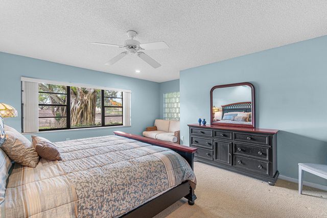 27 Stratford Lane W D, Boynton Beach, FL 33436