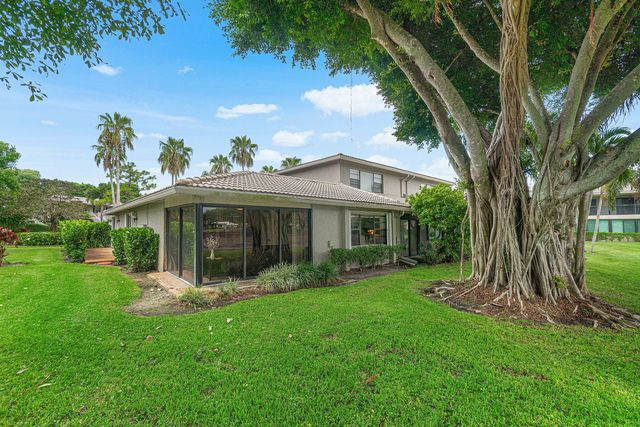 27 Stratford Lane W D, Boynton Beach, FL 33436