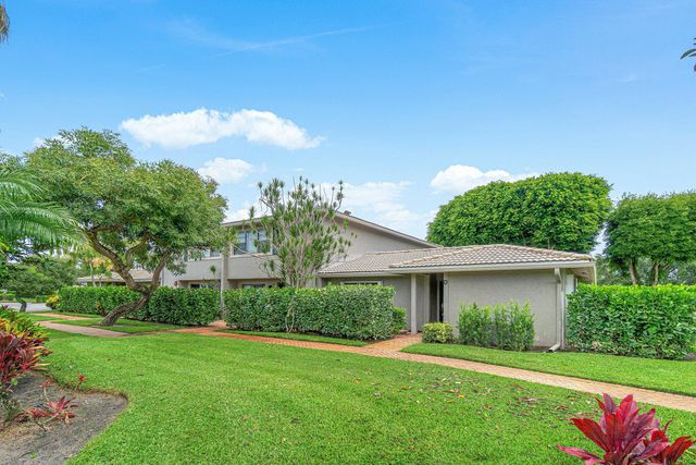 27 Stratford Lane W D, Boynton Beach, FL 33436