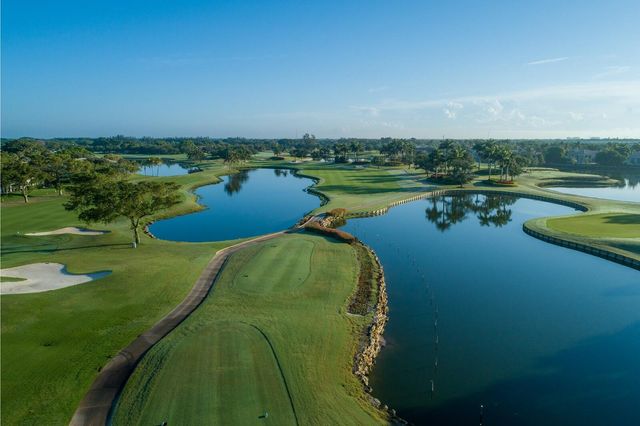 27 Stratford Lane W D, Boynton Beach, FL 33436