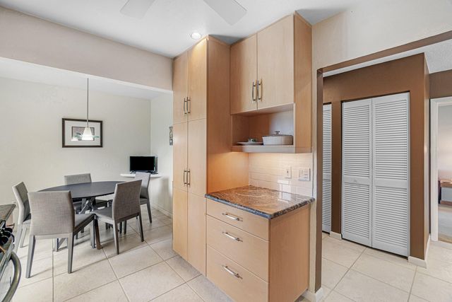 27 Stratford Lane W D, Boynton Beach, FL 33436