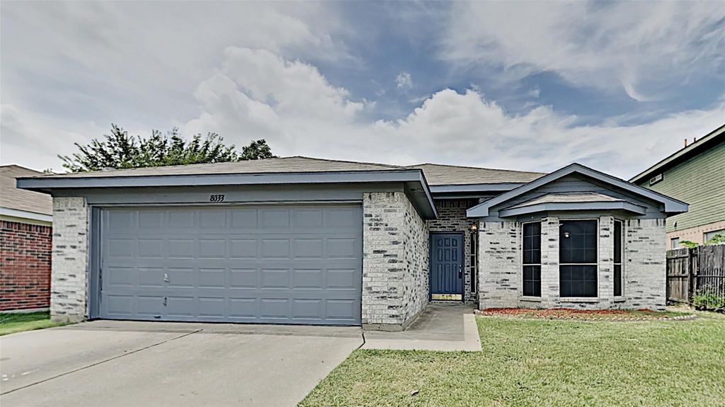 8033 Summer Sun Drive, Fort Worth, TX 76137