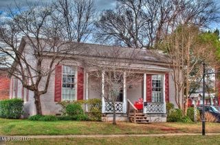 104 E Gholson Avenue, Holly Springs, MS 38635