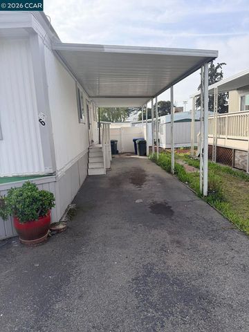 65 Palm Ln, Concord, CA 94518