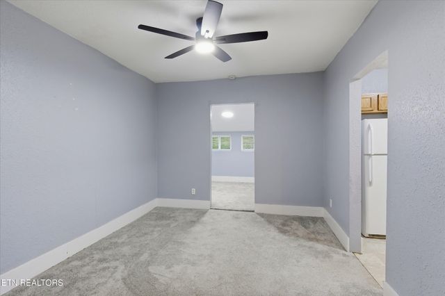 5301 Ross Rd, Knoxville, TN 37914