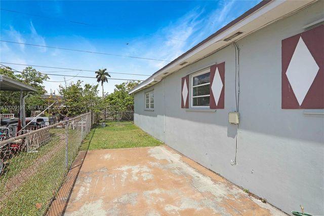 1762 NW 8th Ave, Homestead, FL 33030