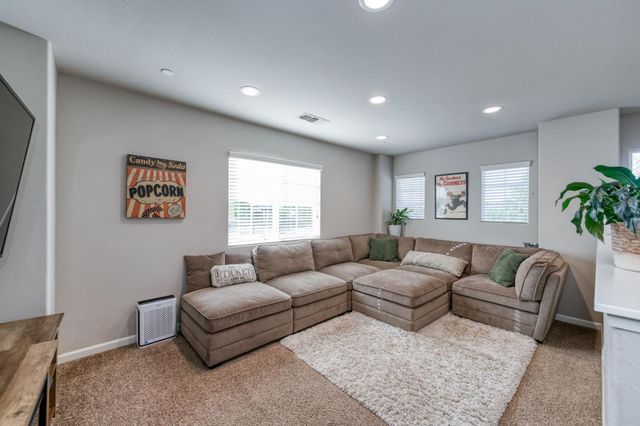 3606 Saginaw Avenue, Clovis, CA 93619