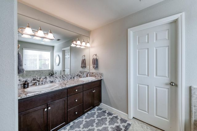 3606 Saginaw Avenue, Clovis, CA 93619