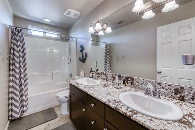 3606 Saginaw Avenue, Clovis, CA 93619