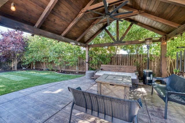 3606 Saginaw Avenue, Clovis, CA 93619