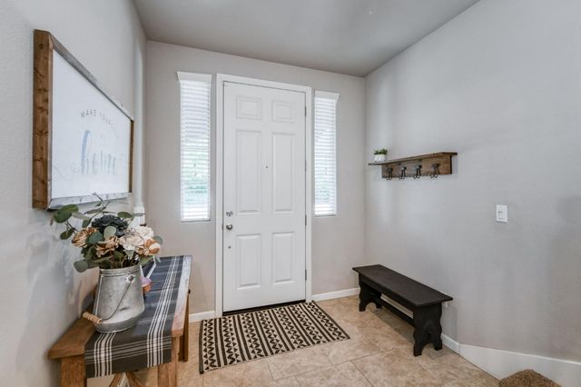 3606 Saginaw Avenue, Clovis, CA 93619