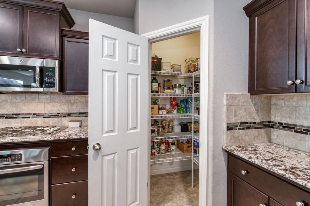Image 17 of property listing at 3606 Saginaw Avenue, Clovis, CA 93619