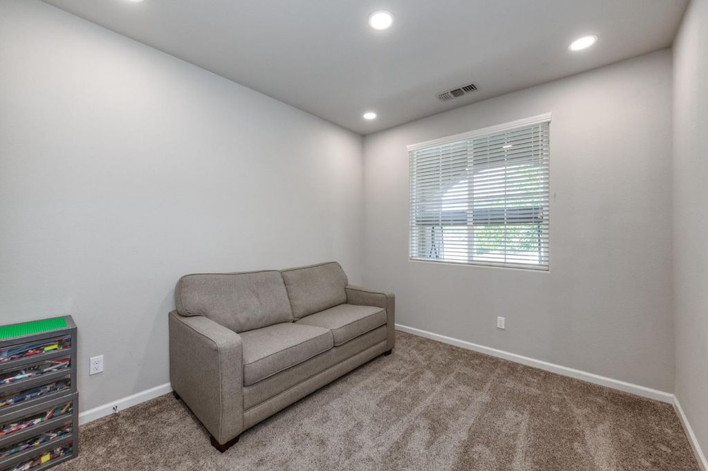 Image 19 of property listing at 3606 Saginaw Avenue, Clovis, CA 93619
