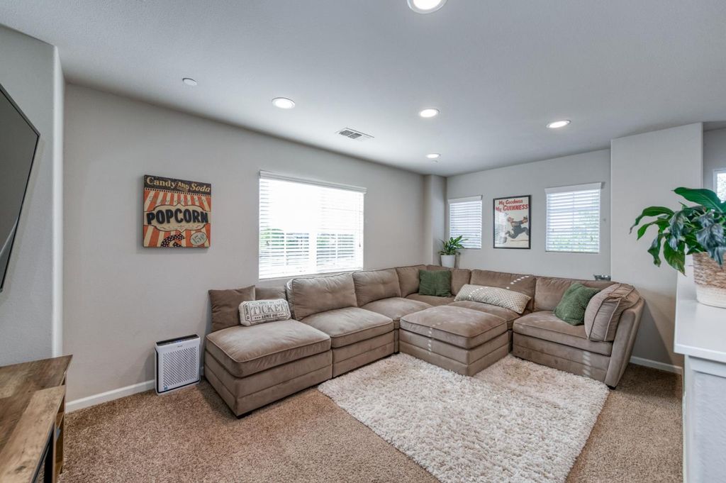 Image 22 of property listing at 3606 Saginaw Avenue, Clovis, CA 93619