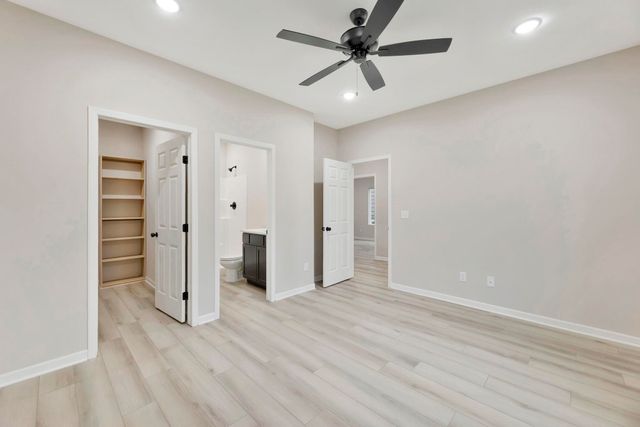 9227 E Fox Pointe Ct, Bel Aire, KS 67226