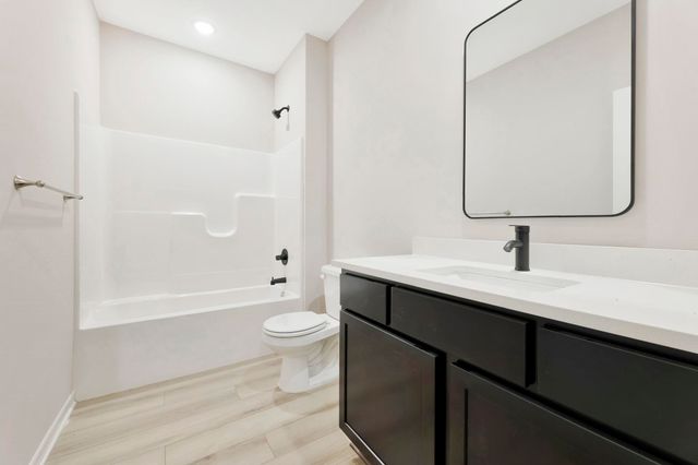 9227 E Fox Pointe Ct, Bel Aire, KS 67226