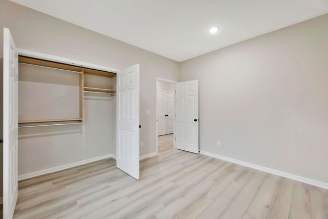 9227 E Fox Pointe Ct, Bel Aire, KS 67226