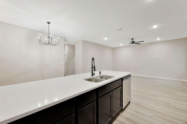 9227 E Fox Pointe Ct, Bel Aire, KS 67226