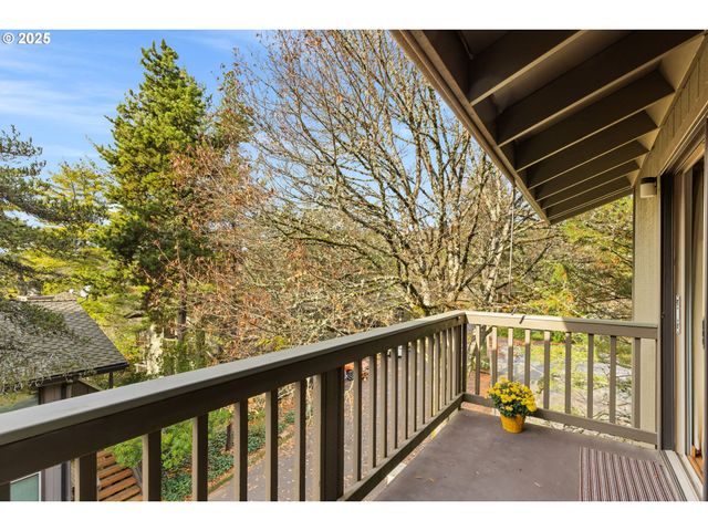 7734 Sw BARNES Rd A, Portland, OR 97225