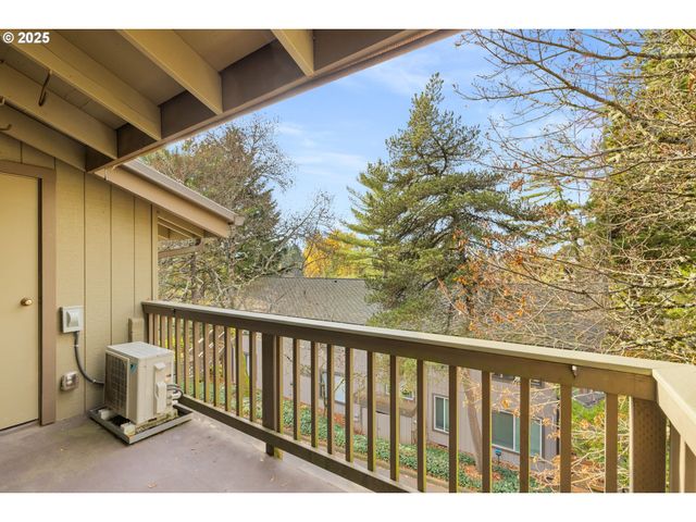 7734 Sw BARNES Rd A, Portland, OR 97225