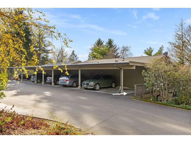 7734 Sw BARNES Rd A, Portland, OR 97225