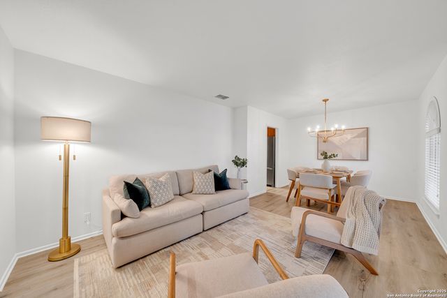 9114 George Kyle, San Antonio, TX 78240