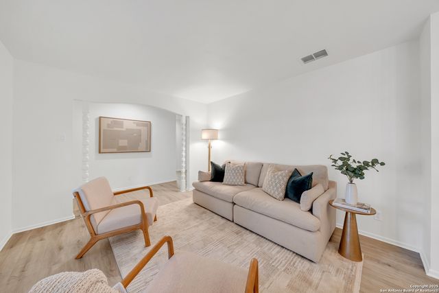 9114 George Kyle, San Antonio, TX 78240