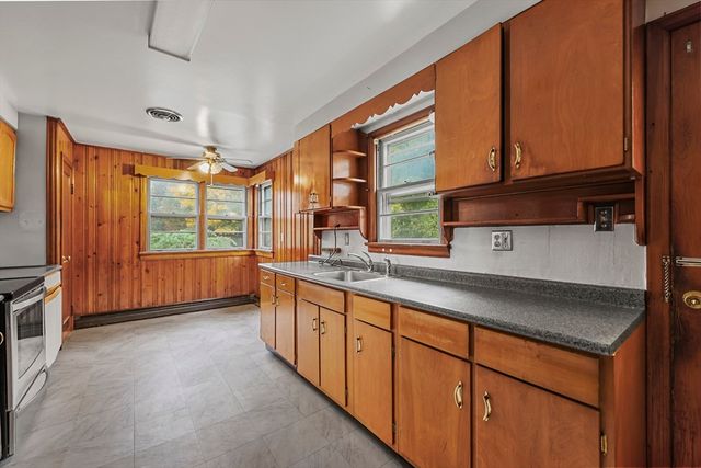 32 Mead Ave, Pittsfield, MA 01201