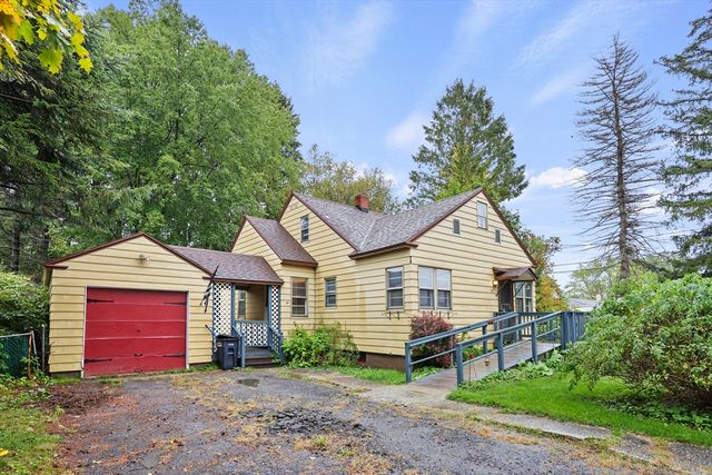 32 Mead Ave, Pittsfield, MA 01201