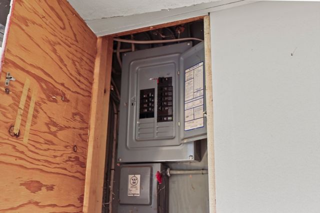 32 Mead Ave, Pittsfield, MA 01201