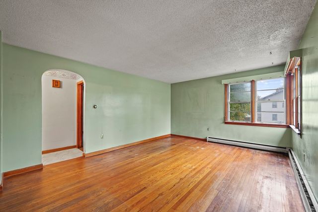 32 Mead Ave, Pittsfield, MA 01201