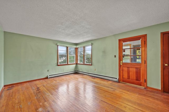 32 Mead Ave, Pittsfield, MA 01201