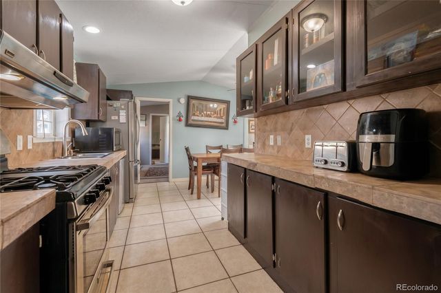 806 Birch Street, Hudson, CO 80642