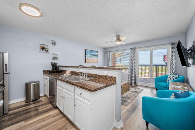 9520 Seawall Boulevard 108, Galveston, TX 77554