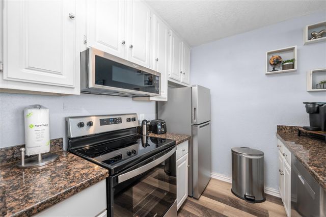 9520 Seawall Boulevard 108, Galveston, TX 77554