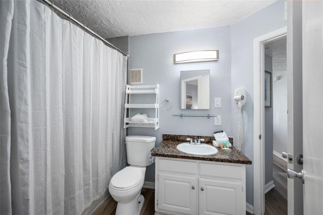 9520 Seawall Boulevard 108, Galveston, TX 77554