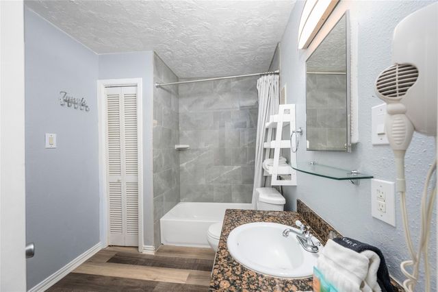 9520 Seawall Boulevard 108, Galveston, TX 77554
